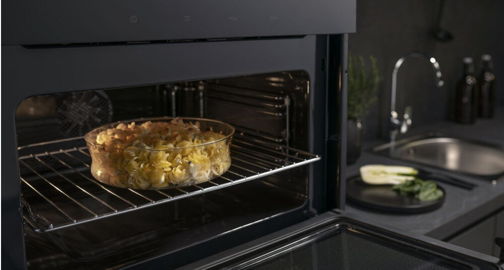 PIEKARNIK HISENSE BIM4434ABG8 wizualizacja wnętrze ruszt naczynie makaron potrawa Gotowanie wielofazowe ręczne programowanie automatyczne zmiany