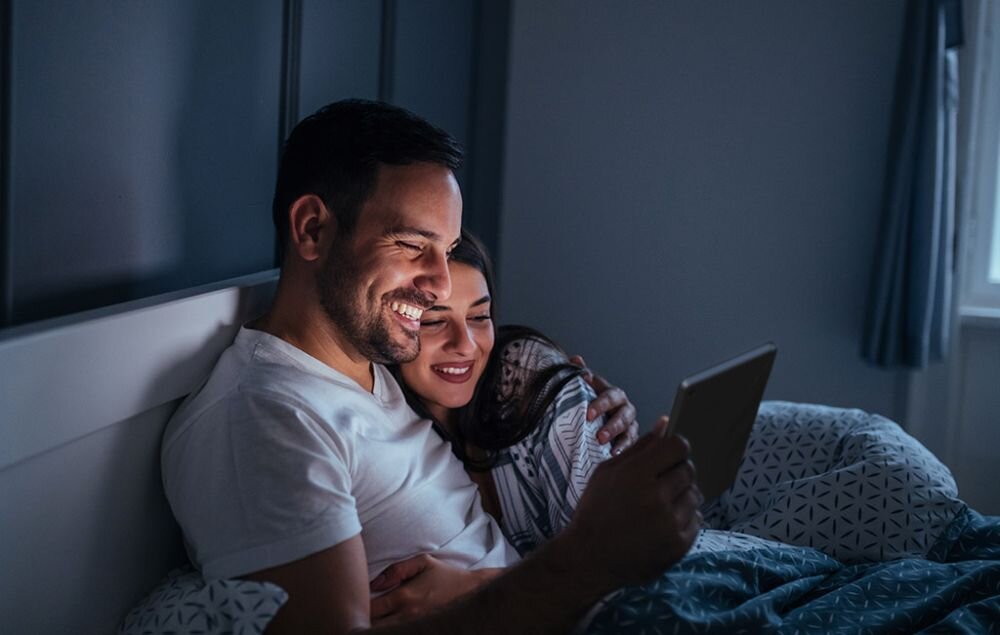 Czytnik E-Booków INKBOOK Calypso Plus ekran rozdzielczość bateria obudowa wielkość przekątna matryca pojemność książki ebooki złącza porty ładowanie łączność rozmiar wielkość 