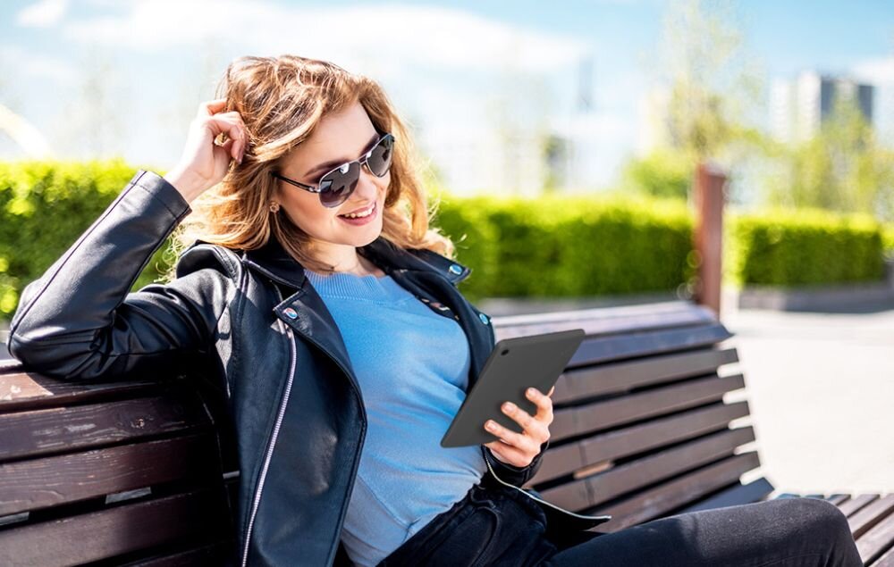 Czytnik E-Booków INKBOOK Calypso Plus ekran rozdzielczość bateria obudowa wielkość przekątna matryca pojemność książki ebooki złącza porty ładowanie łączność rozmiar wielkość 