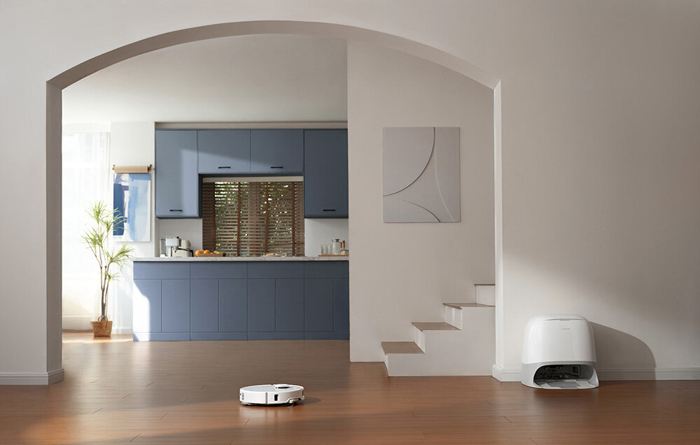 Robot sprzątający ROBOROCK Qrevo Curv 5A1 Skuteczne mopowanie Dwa obracające się mopy prędkość dostosowanie poziomu nawilżenia 30 stopni regulacji przepływu wody zbiornik bez smug i zanieczyszczeń