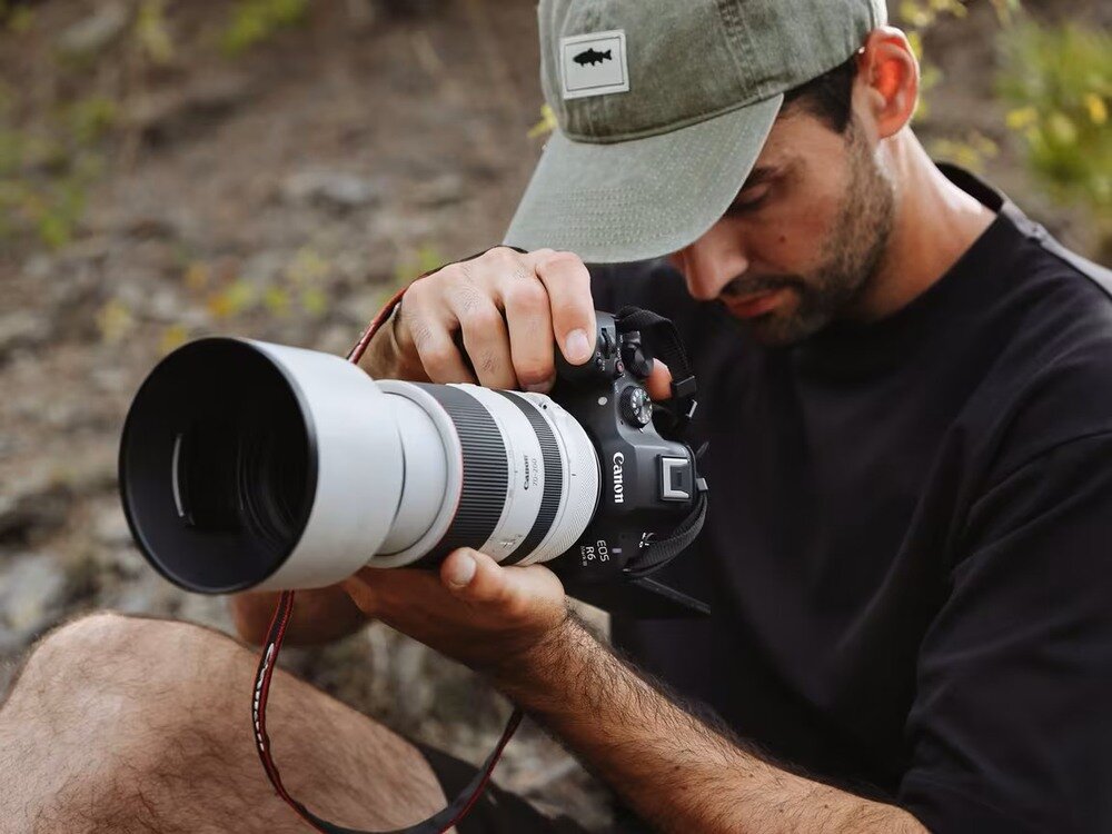 Aparat CANON EOS R6 Mark III ergonomia korpusu workflow narzędzia filmowe