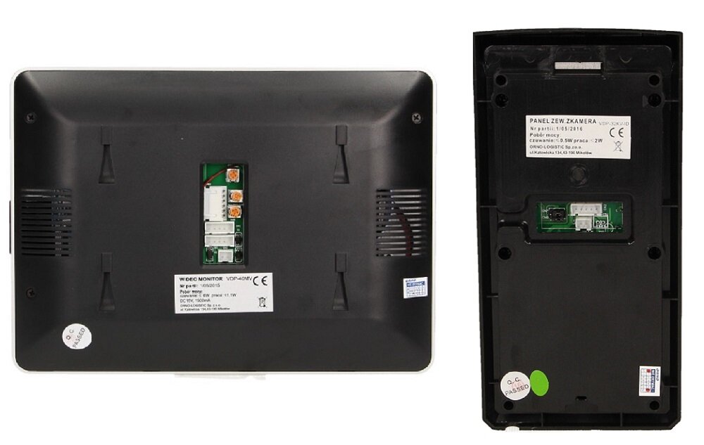 Wideodomofon ORNO VDP-40 prosty montaz monitor na scianie w domu kaseta zewnetrzna urzadzenie natynkowe na zewnatrz daszek ochronny lacznosc przewody elektryczne