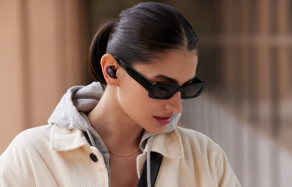 Słuchawki dokanałowe APPLE Beats Fit Pro na adroida aplikacja beats 