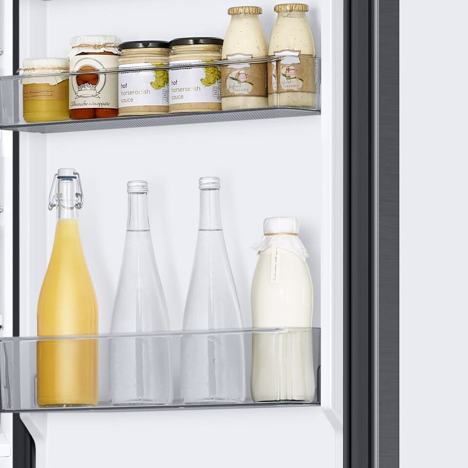 Balkoniki drzwiowe wykorzystaj do przechowywania słoiczków i dużych butelek Balkoniki drzwiowe wykorzystaj do przechowywania słoiczków i dużych butelek