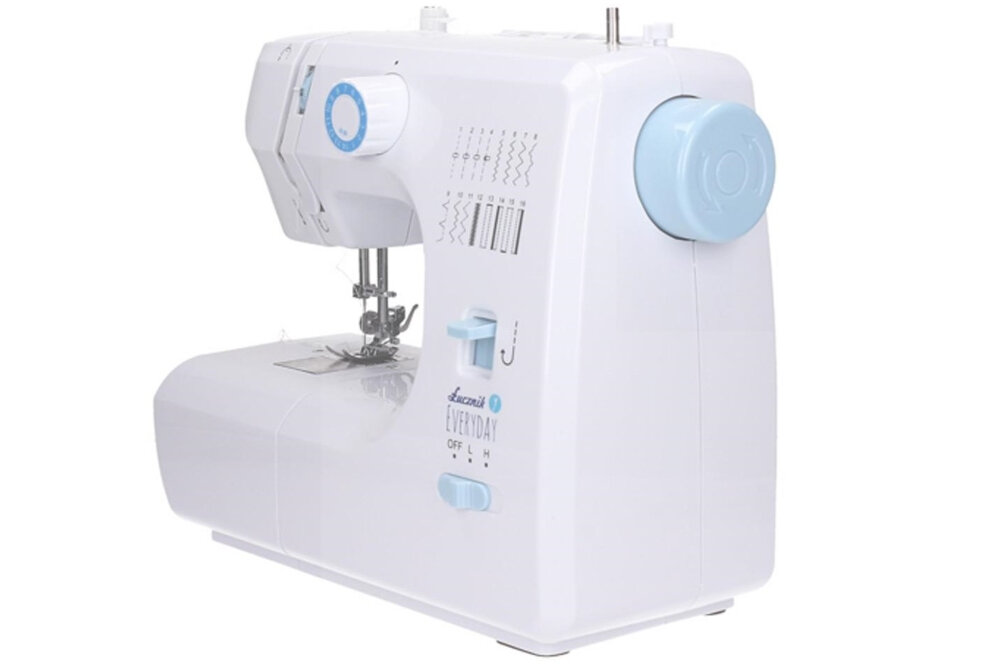 Maszyna do szycia LUCZNIK Everyday ciekawy design wyglad male gabaryty waga 4,5 kg