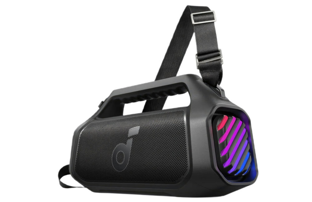 Głośnik mobilny SOUNDCORE Boom 2 Plus z PartyCast 2.0 do łączenia wielu urządzeń, głośnik po skosie na białym tle