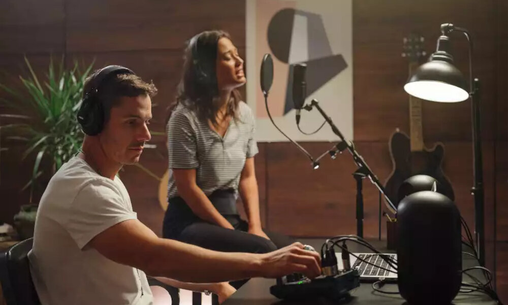 SŁUCHAWKI AKG K361 NAUSZNE CZARNE regulacja 