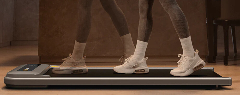 Bieżnia elektryczna UREVO U1 Smart Walkingpad efektywne narzedzie do poprawy kondycji fizycznej trwale niezawodne wysokiej jakosci pas biegowy minimalizuje ryzyko poslizgu antyposlizgowa powierzchnia wymiary 42 x 108 cm wydajny przyjazny dla stawow trening