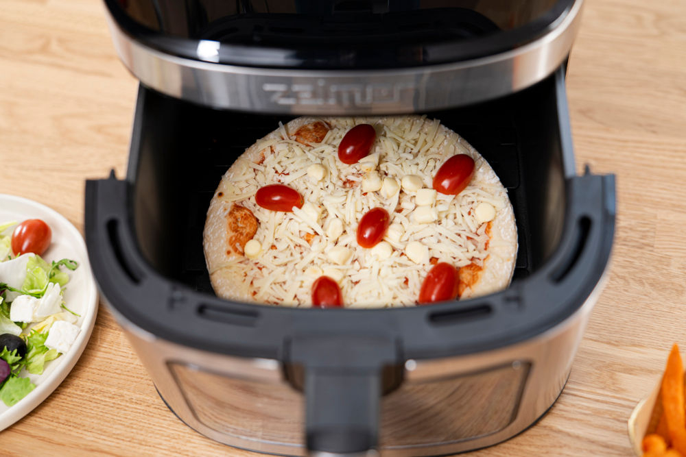 Air Fryer Frytkownica beztłuszczowa ZELMER ZAF8800 otwarty kosz pizza wewnątrz duża pojemność kosza 8 litrów większa ilość jedzenia dla rodzin oszczędność czasu w kuchni równomierne pieczenie chrupiące na zewnątrz soczyste w środku  dobry smak optymalna tekstura   