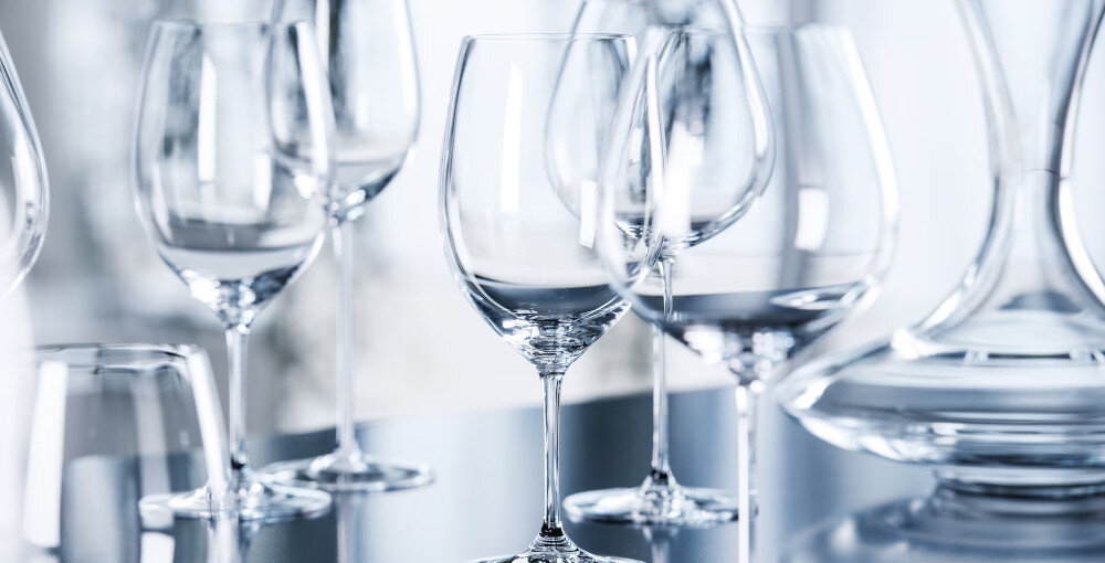 Zmywarka MIELE G 5450 SCVi zdjęcie lifestyle szkło naczynia szklane delikatne mycie Perfect GlassCare szklanki kieliszki mycie bez smug plam błyszczące naczynia