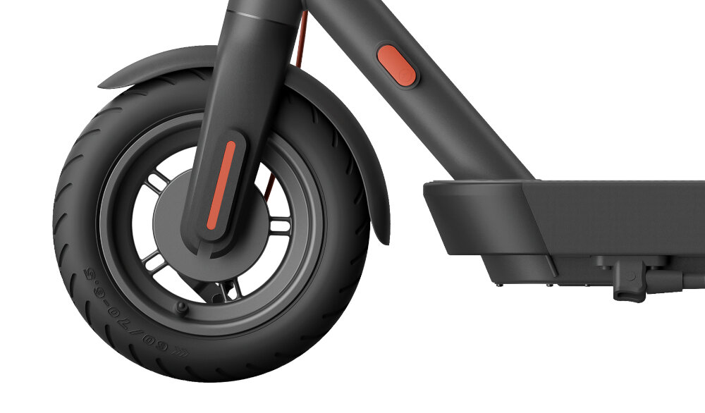 Hulajnoga elektryczna XIAOMI Electric Scooter 4 Pro 2nd Gen Czarny poszerzona opona z 54 mm do 66 mm estetyczna zmiana poprawa doznan podczas jazdy zwiekszony obszar styku z powierzchnia drogi lepsza przyczepnosc wieksze poczucie bezpieczenstwa i stabilnosci zintegrowana konstrukcja amortyzacji 10-calowe opony plynna podroz bez zbednych wibracji i wstrzasow