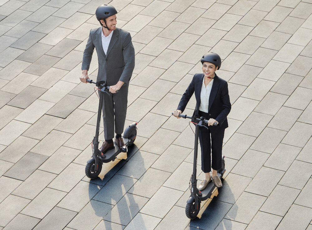 Hulajnoga elektryczna XIAOMI Electric Scooter 4 Pro 2nd Gen Czarny innowacyjne tryby odzyskiwania energii KERS energia kinetyczna przeksztalcana w pred elektryczny zwiekszenie zasiegu wlaczenie i konfiguracja w aplikacji Mi Home/ Xiaomi Home pelna kontrola nad wydajnoscia