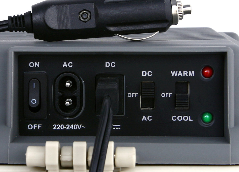 Lodówka turystyczna CAMRY CR 8065 System chłodzenia technologia ogniwa Peltiera chłodzenie grzanie tryb chłodzenia tryb grzania dostosowanie przełącznik potrzeby