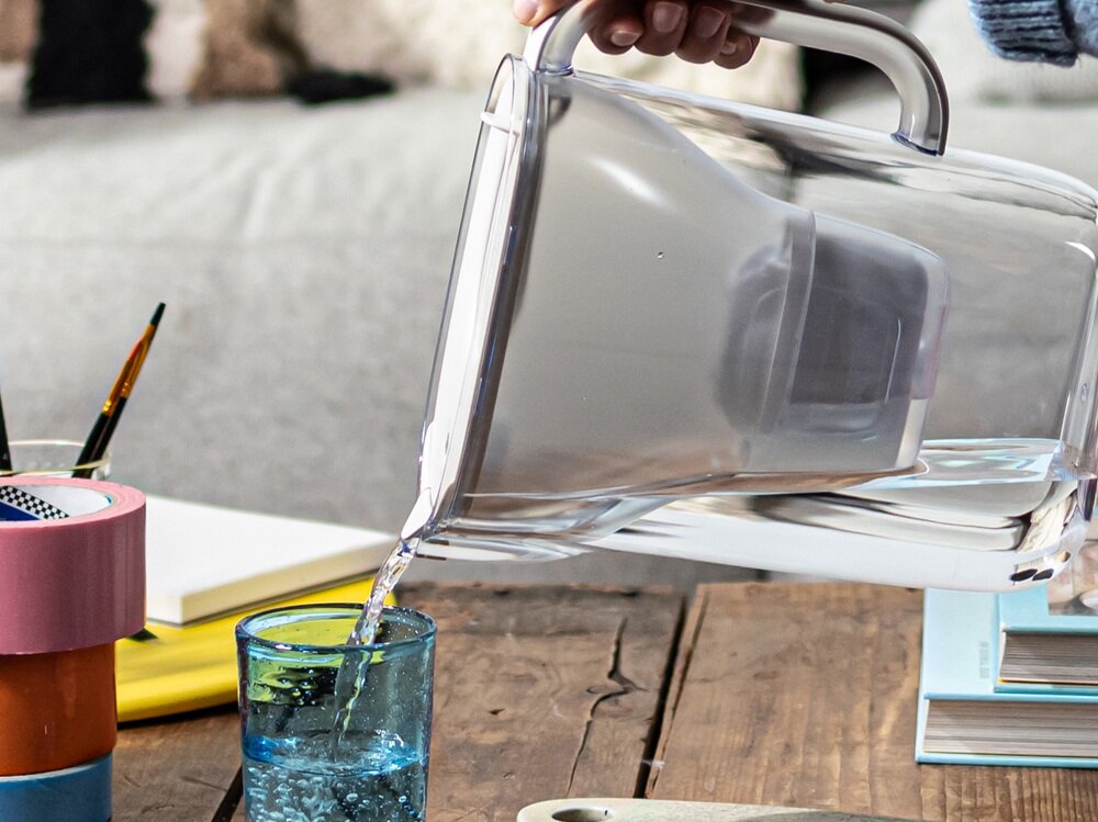 Dzbanek filtrujący BRITA Style Essential Biały + 4 x Wkład Maxtra Pro Pure Performance filtracja MicroFlow, usuwanie drobnych cząsteczek, wysokiej jakości woda