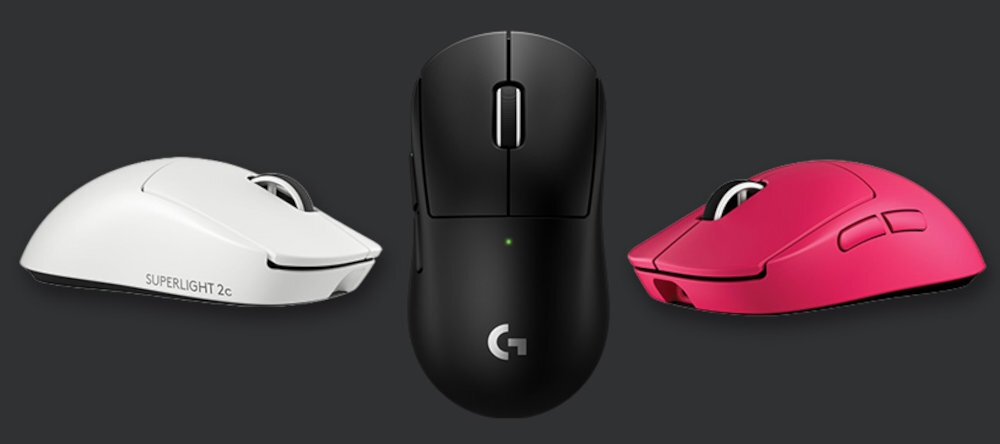 LOGITECH G Pro X Superlight 2C trzech wersjach kolorystycznych: czarnej, białej oraz magenta stylowo i estetycznie - Trzy kolorowe myszy ustawione obok siebie na ciemnym tle – biała, czarna i różowa