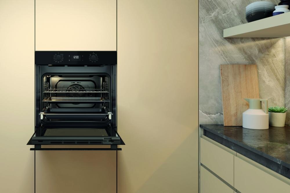 WHIRLPOOL OMSK58CU1SB potrawy piekarnik oświetlenie wnętrze czyszczenie