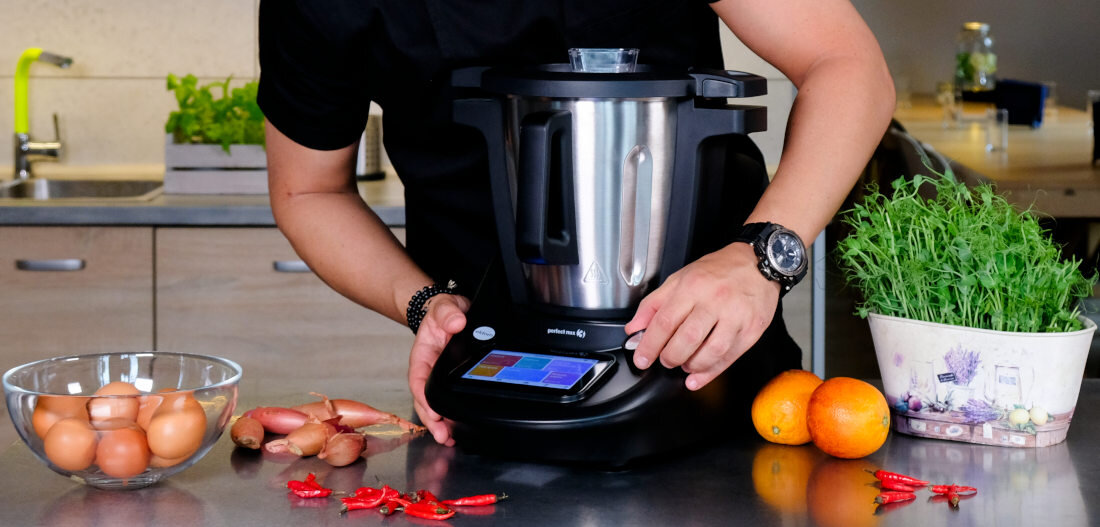 Robot wielofunkcyjny ELDOM MFC3000 Perfect Mix 3 1700W z wbudowaną wagą i funkcją gotowania Intuicyjna Obsługa czytelny wyświetlacz LED dotykowy panel sterowania