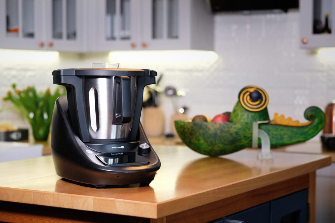 Robot wielofunkcyjny ELDOM MFC3000 Perfect Mix 3 1700W z wbudowaną wagą i funkcją gotowania Baza przepisów online aktualizacje inspiracje personalizacja dostosowanie potrzeby gusta