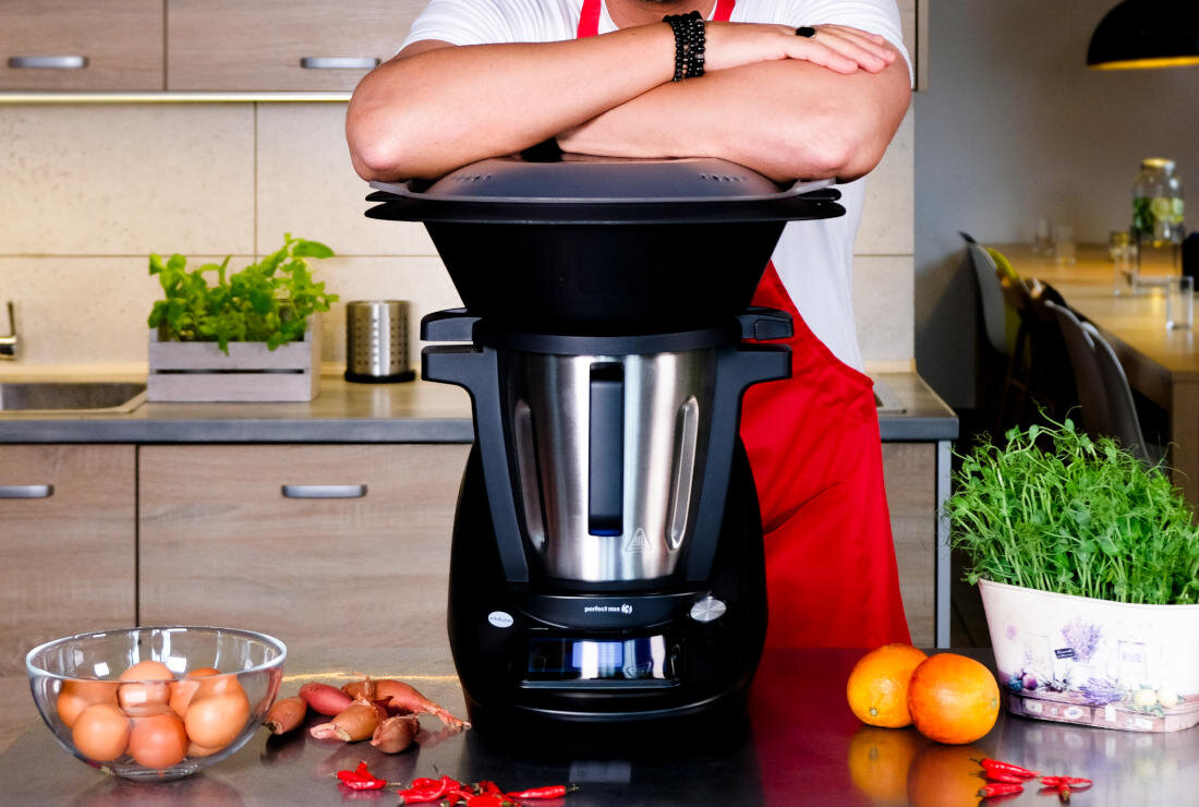 Robot wielofunkcyjny ELDOM MFC3000 Perfect Mix 3 1700W z wbudowaną wagą i funkcją gotowania moc wydajność gotowanie blendowanie mieszanie