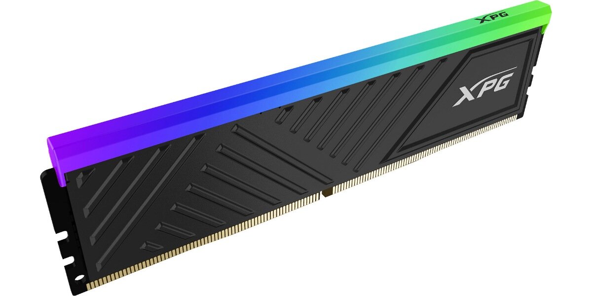 Pamięć RAM ADATA XPG Spectrix D35G na białym tle.