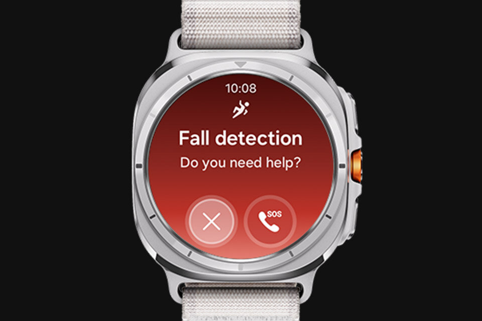 Galaxy Watch Ultra z ekranem wymagającym potwierdzenia o upadku