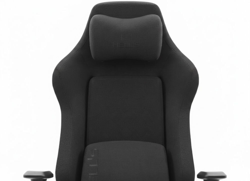 Fotel gamingowy HELL'S CHAIR HC 1009 Czarny zbliżenie na oparcie i napis z marką jasne tło szerokie zastosowanie rozrywka nauka praca ergonomia partner do zadań specjalnych