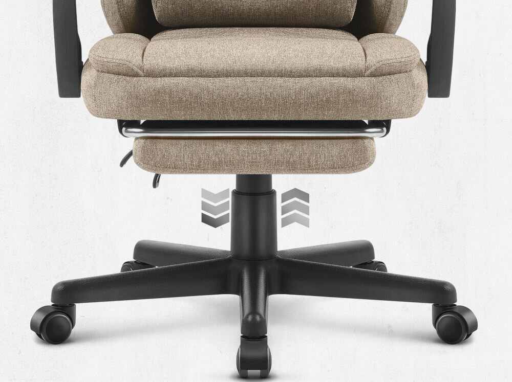 Fotel CABRO C503 Beżowy Zbliżenie na dolną część fotela, prezentujące pięcioramienną podstawę, kółka oraz mechanizm podnośnika gazowego fotel gamingowy z regulacją wysokości siedziska gazowym siłownikiem