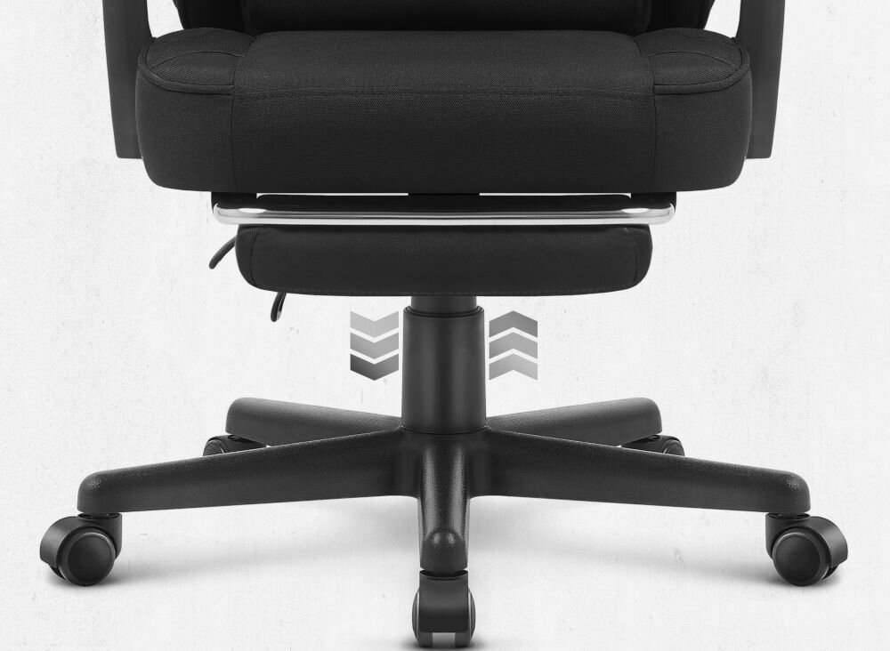 Fotel gamingowy CABRO C504 Czarny  Zbliżenie na dolną część fotela, prezentujące pięcioramienną podstawę, kółka oraz mechanizm podnośnika gazowego fotel gamingowy z regulacją wysokości siedziska gazowym siłownikiem