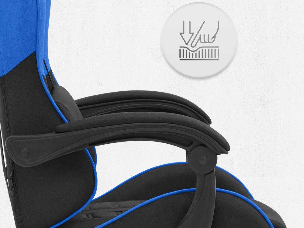 Fotel CABRO C501 Czarno-Niebieski Zbliżenie na miękki podłokietnik fotela z ikoną nacisku, podkreślającą komfort użytkowania i jakość wypełnienia fotel gamingowy z podłokietnikami z miękkimi padami
