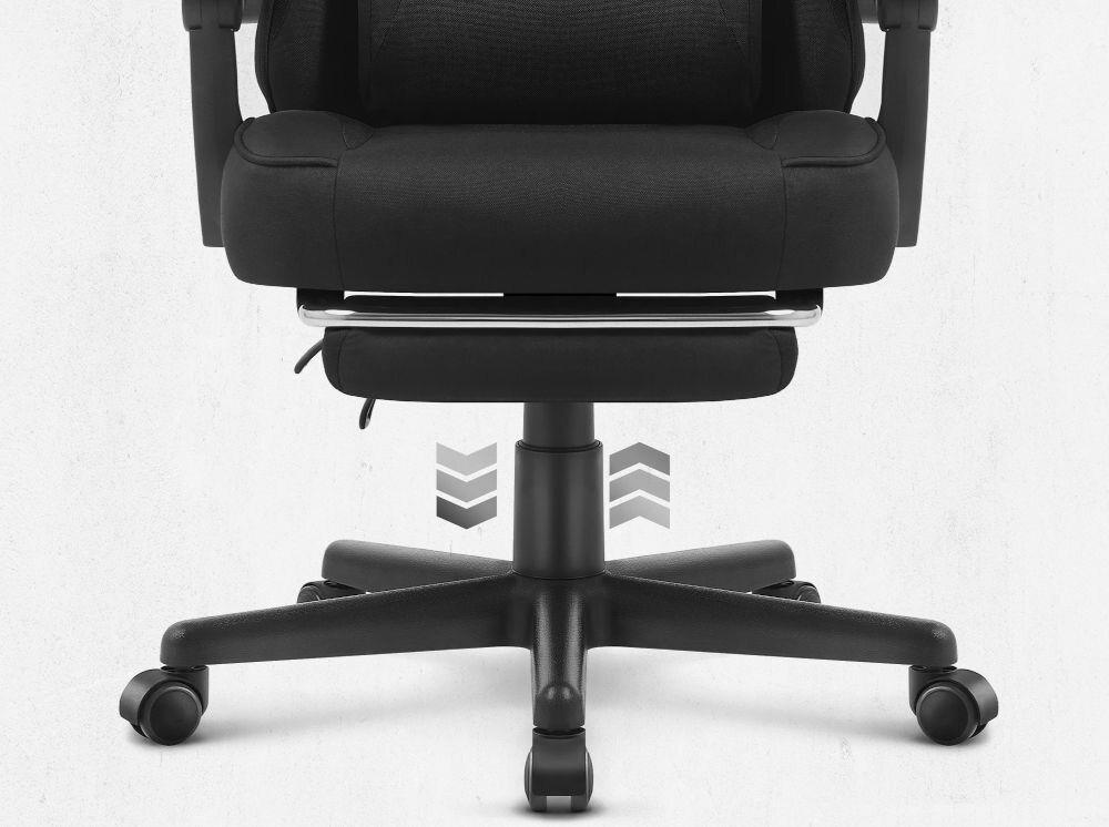 Fotel CABRO C501 Czarny Zbliżenie na dolną część fotela, prezentujące pięcioramienną podstawę, kółka oraz mechanizm podnośnika gazowego fotel gamingowy z regulacją wysokości siedziska gazowym siłownikiem