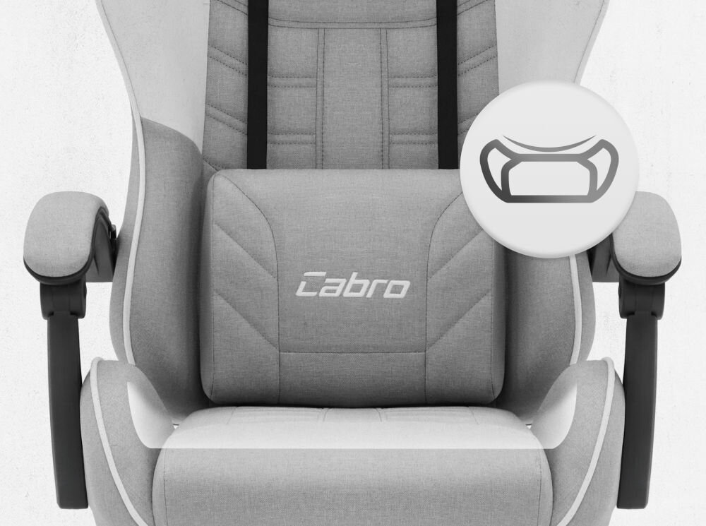 Fotel CABRO C501 Szaro-Biały Zbliżenie na siedzisko oraz poduszkę lędźwiową fotela gamingowego z logo marki i ikoną profilowanej poduszki fotel gamingowy z ergonomicznym siedziskiem z pianką