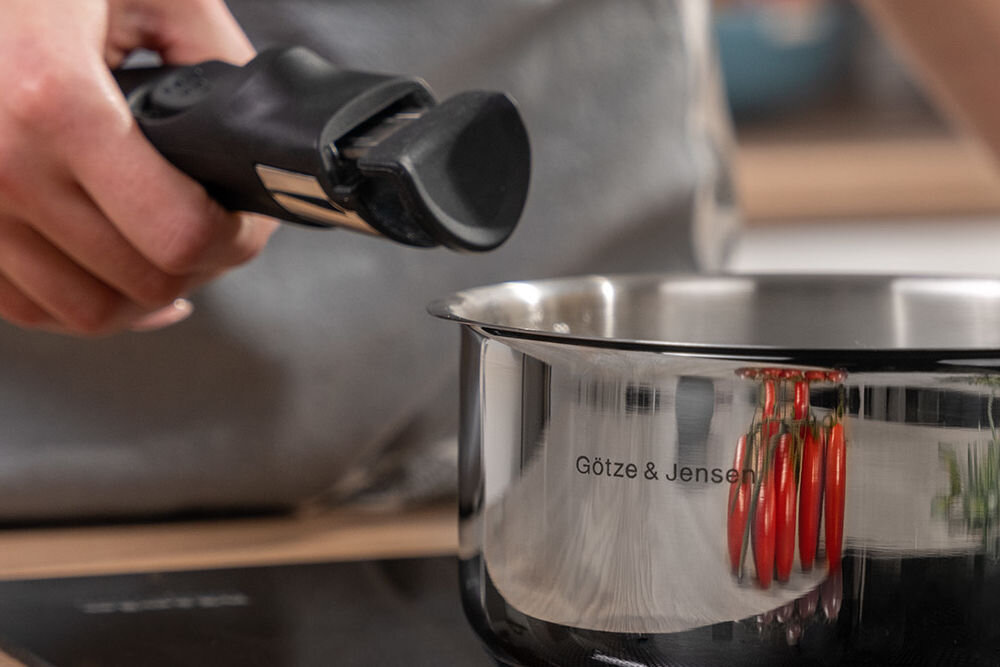 Zestaw garnków GÖTZE & JENSEN SPS925 (4 elementy) uchwyt rączka antypoślizgowa powłoka