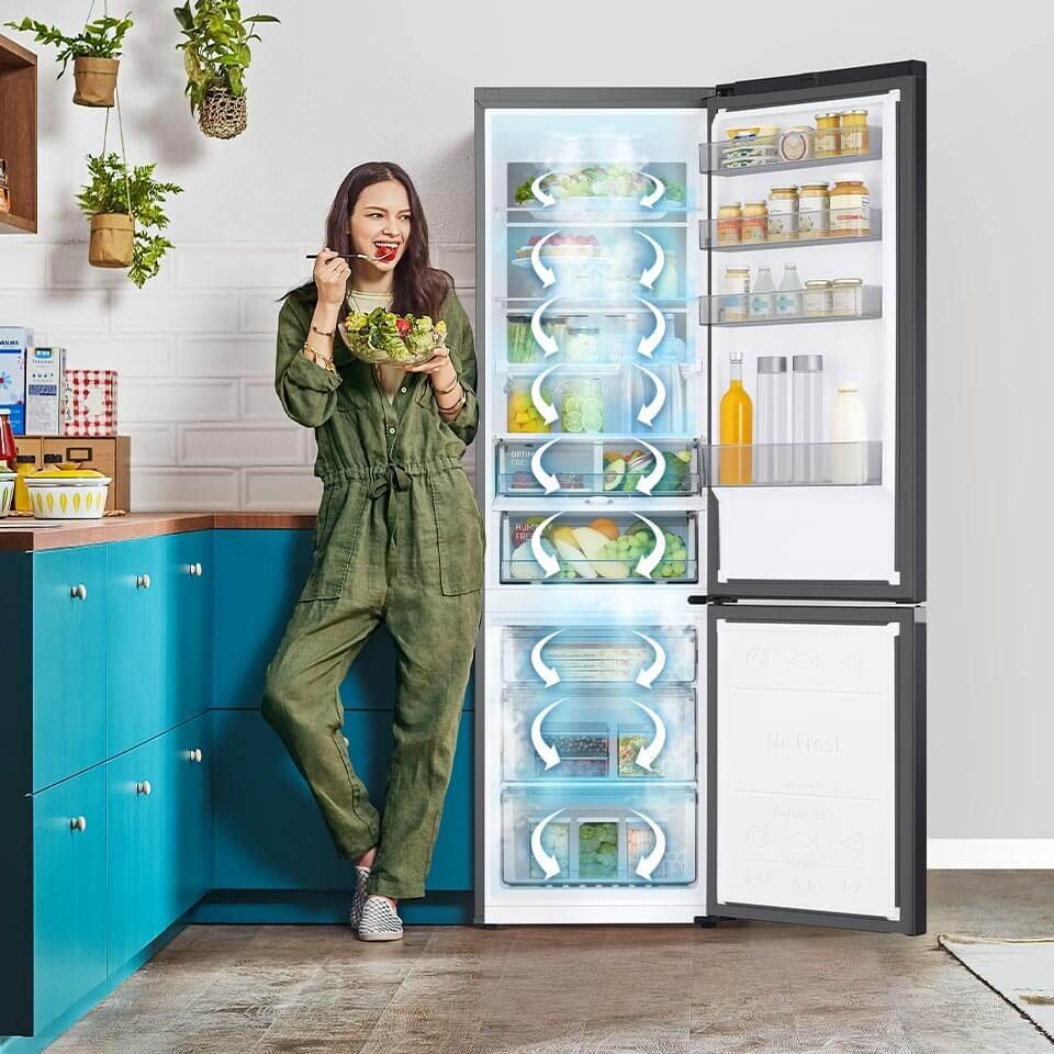 Krążenie chłodnego powietrza po wnętrzu lodówki Samsung zaprezentowane na wizualizacji