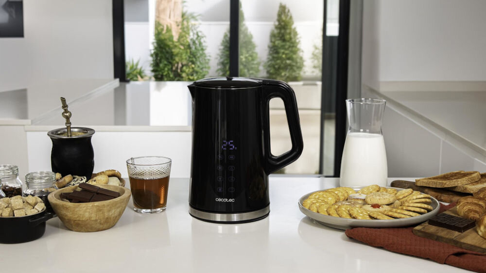 Czajnik CECOTEC Thermosense 800 Neo czarny czajnik stoi na blacie wyświetlacz przyciski w każdej kuchni