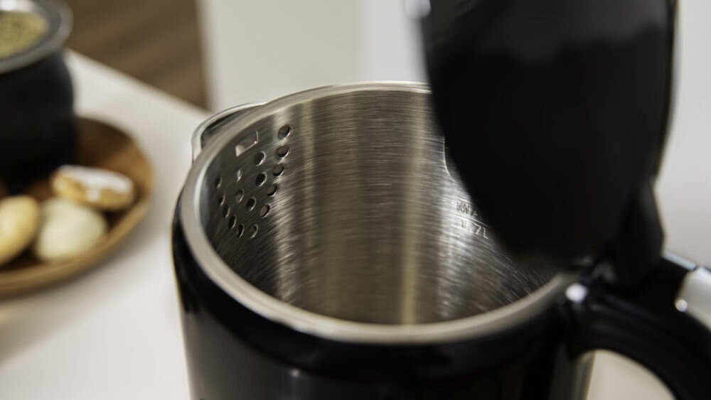 Czajnik CECOTEC Thermosense 800 Neo otwarty czajnik czarna obudowa srebrne wnętrze podwójne ścianki bezpieczeństwo optymalna izolacja cieplna zewnętrzna powierzchnia przyjemnie chłodna w dotyku wnętrze ze stali nierdzewnej utrzymuje naturalny smak wody ułatwia czyszczenie praktyczność estetyka pięknie prezentuje się w każdej kuchni trwałość wygoda użytkowania  