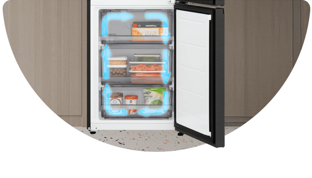 LODÓWKA LG GBBSJ11DEP Dolna część otwartej zamrażarki lodówki LG, z trzema przezroczystymi szufladami wypełnionymi produktami mrożonymi. Niebieskie strzałki wewnątrz komory ilustrują cyrkulację chłodnego powietrza, podkreślając równomierne mrożenie we wszystkich strefach Multi Air Flow LG równomierna cyrkulacja powietrza bezszronowa technologia brak szronu koniec rozmrażania świeżość produktów technologia chłodzenia LG