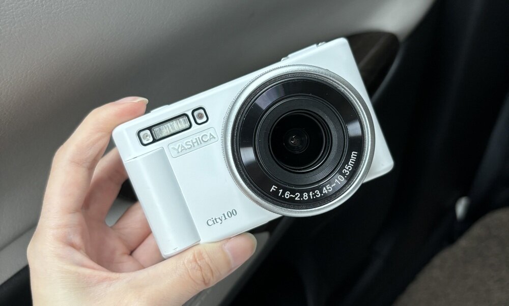 Aparat cyfrowy YASHICA City 100 kompaktowy dla początkujących fotografów i podróżników