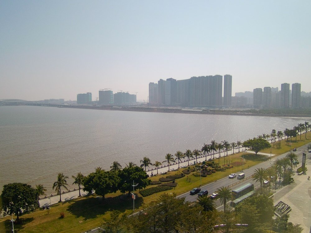 Aparat cyfrowy YASHICA City 100 z wbudowanymi filtrami do kreatywnej fotografii