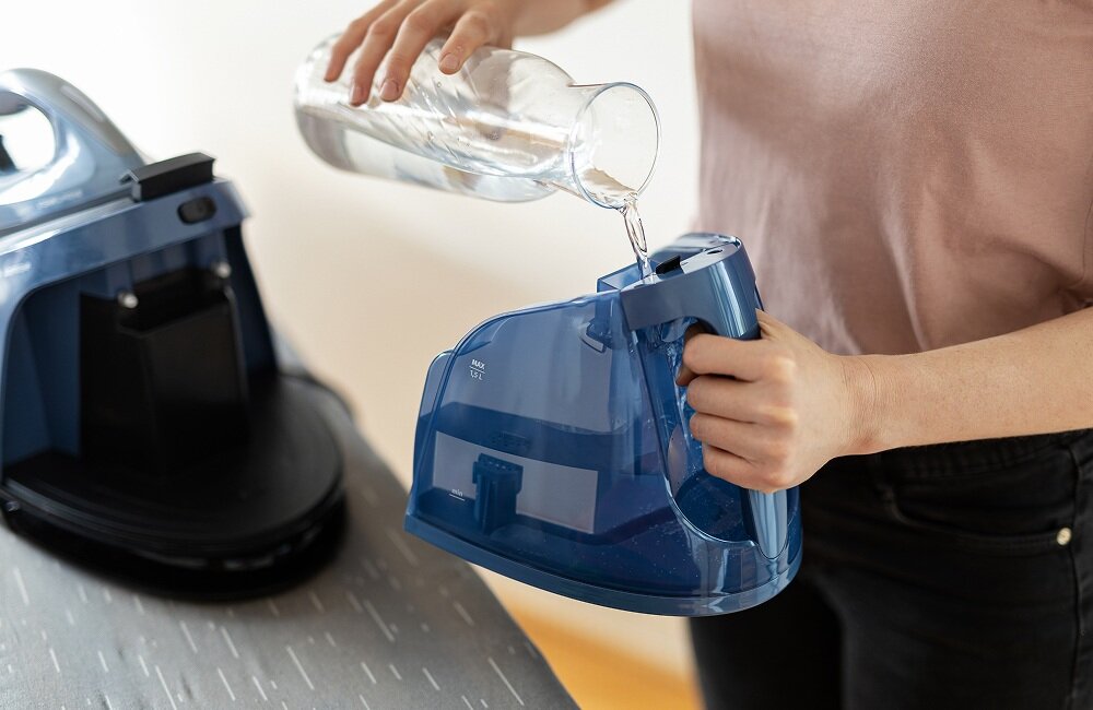 Generator pary GORENJE SGD3000BBK łatwo wyjmowany zbiornik wody, kilka godzin prasowania, łatwe sprawdzenie poziomu wody