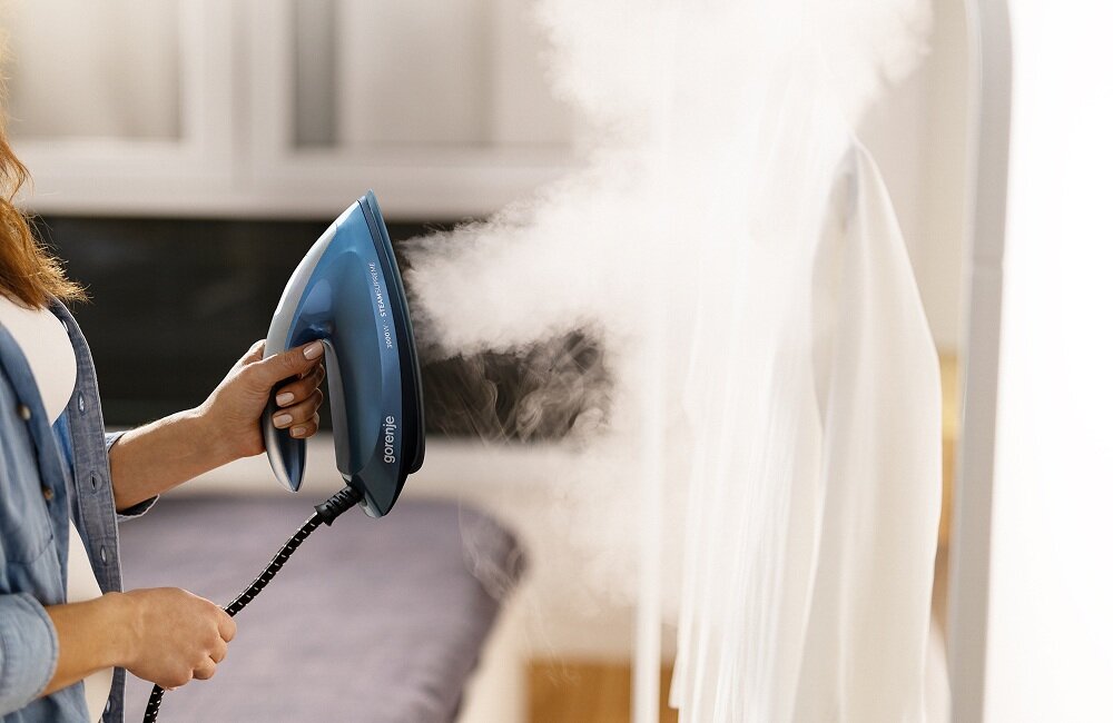 Generator pary GORENJE SGD3000BBK lekki, kompaktowy, ergonomiczny, korzystanie w pionie, usuwanie zagnieceń