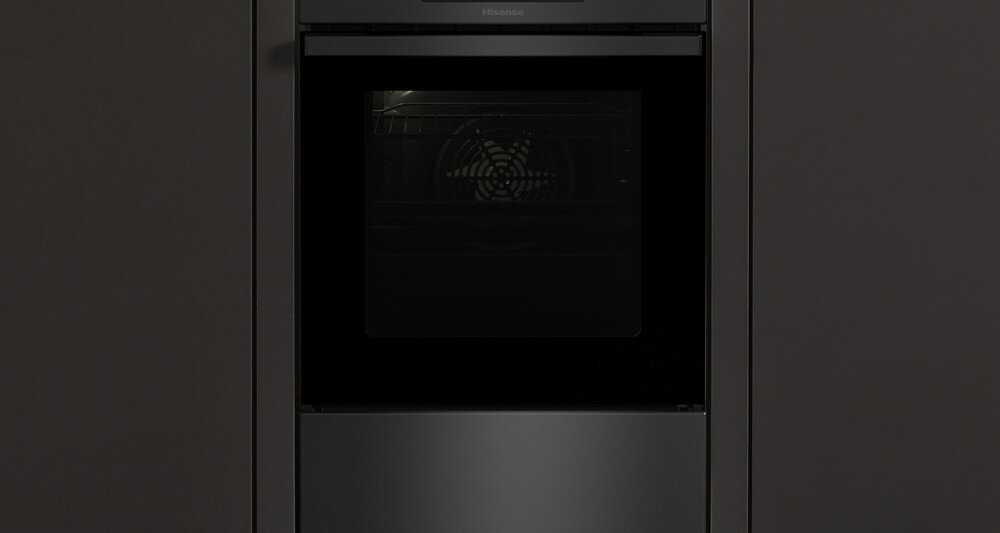 Kuchnia HISENSE HKS5C71BF design wygląd drzwi czarne szkło estetyka ozdoba kuchni wysoka funkcjonalność
