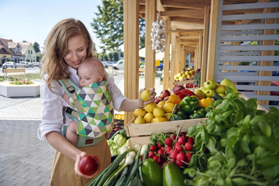 Nosidełko KINDERKRAFT Nino Confetti Granatowy Komfort noszenia wygodne noszenie od 3 miesiąca życia aż do 20 kg wsparcie wygoda komfort