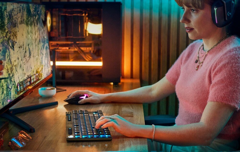 Klawiatura LOGITECH G915 X Lightspeed TKL Biały bateria czas działania ładowanie