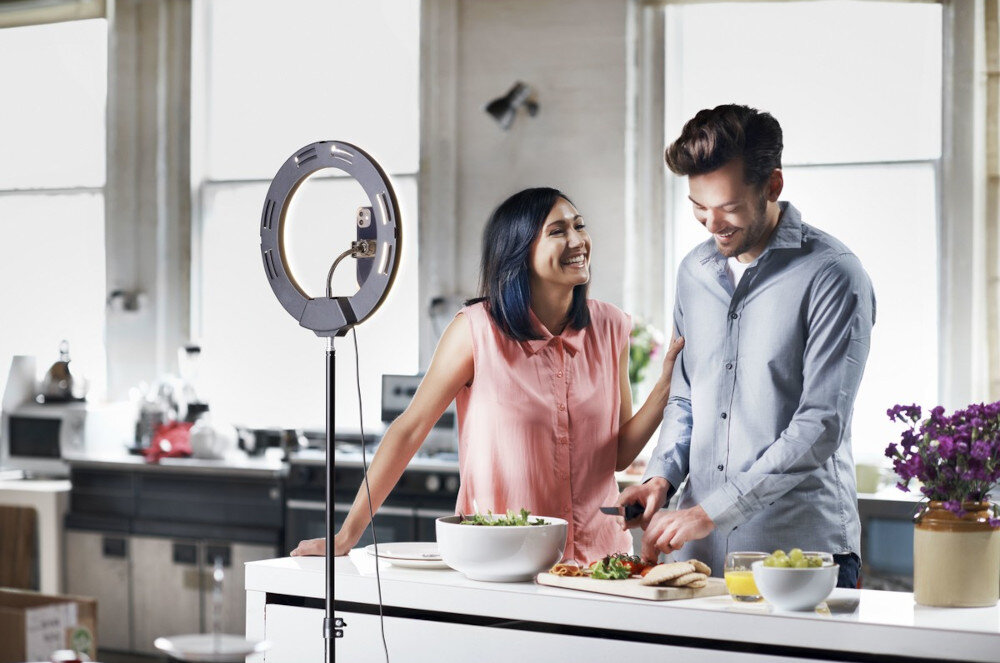 Lampa pierścieniowa CELLULARLINE Selfie Ring Pro LED ring z trójnogiem do 1.60m wysokości zdjęć nagrywania