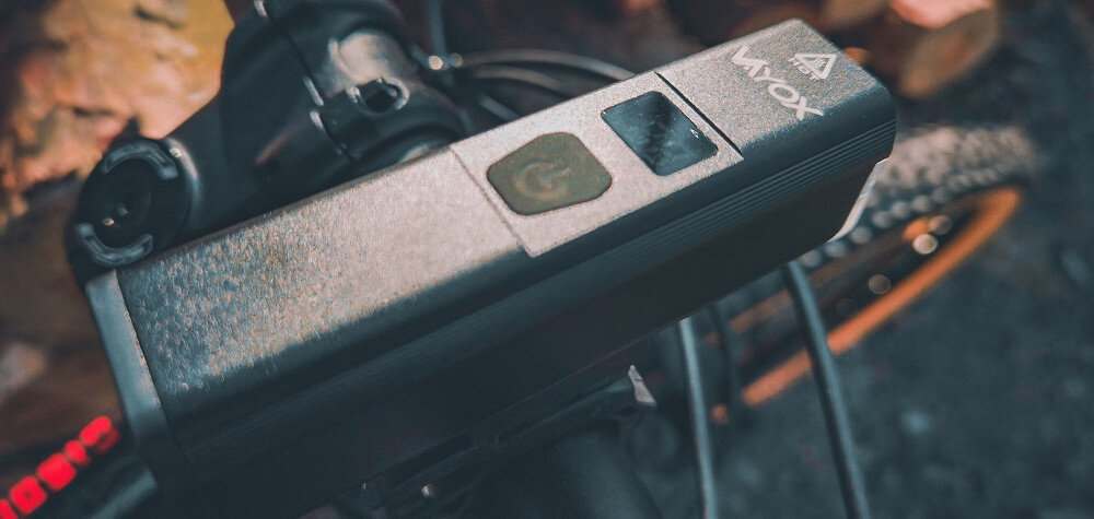 Lampka rowerowa VAYOX VA0071 prosty montaz latwa obsluga lekka kompaktowa mocowanie