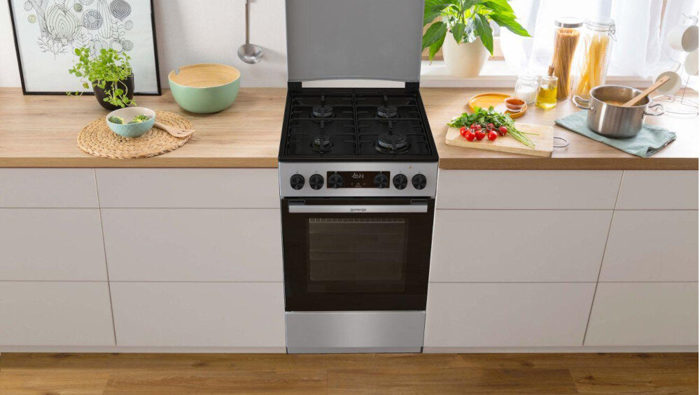 KUCHNIA GORENJE MEKS5121SM gładka powłoka powierzchnia SilverMatte 11 programów pojemność 70 litów wytrzymała odporna temperatury łatwe czyszczenie szuflada dodatkowe miejsce BigSpace XXL Innowacyjna konstrukcja większa przestronność równomierne przygotowanie potraw wszystkie poziomy czyszczenie parowe AquaClean woda usuwanie zabrudzeń para wodna dokładne czyszczenie świeżość czystość obieg powietrza technologia MultiAir rozprowadzenie powietrza cyrkulacja pieczenie wiele poziomów ExtraSteam parowe środowisko wyrośnięty chleb Chrupiąca skórka wypieczenie woda płytka taca rozmrażanie FrozenBake równomierne dokładnie oszczędza czas Air Fry beztłuszczowe zdrowe pieczenie chrupiące bez dodatkowych kalorii złocista skórka mięso ryby