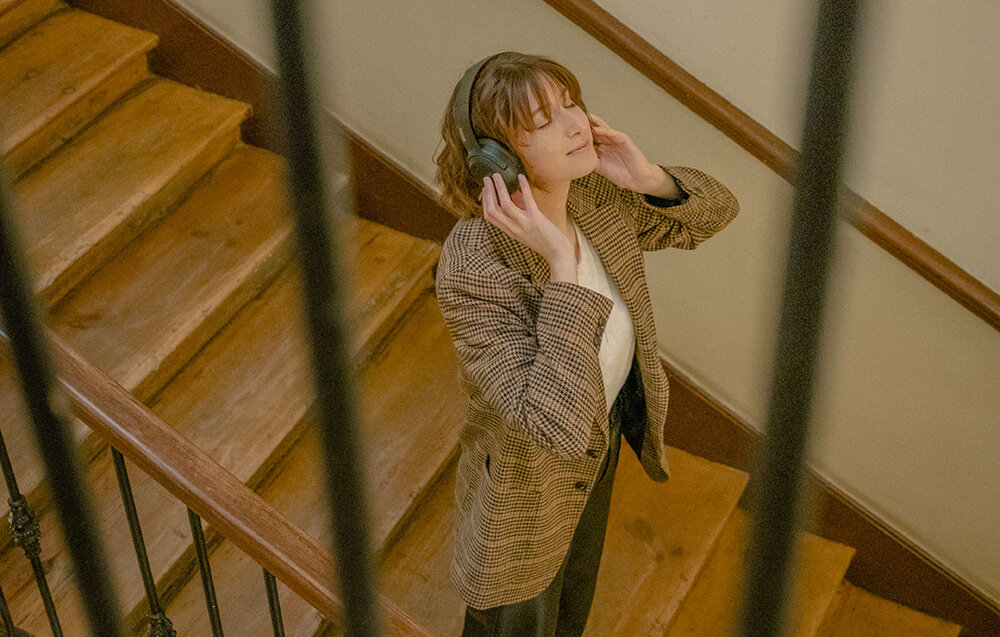 Słuchawki bezprzewodowe Edifier W820NB Plus dźwięk kontakt nauszne muzyka jakość model kodeki przetworniki membrany