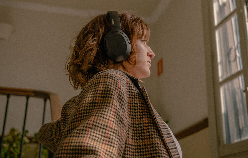 Słuchawki bezprzewodowe Edifier W820NB Plus dźwięk kontakt nauszne muzyka jakość model kodeki przetworniki membrany