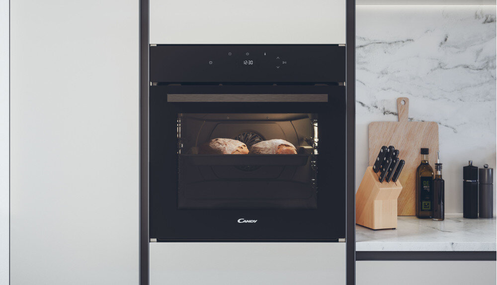 Piekarnik CANDY FMBC 898S WF Zdrowe gotowanie bez tłuszczu Cook Light zdrowe mniej kalorii tłuszczu chrupiące miękkie grill elektryczny Szybkie nagrzewanie 180 stopni w 3,5 minuty oszczędność czasu Funkcja Pizza chrupiące włoskie danie Bogaty zestaw akcesoriów blachy ruszt  wyświetlacz dotykowy 12 funkcji pojemność 70 l