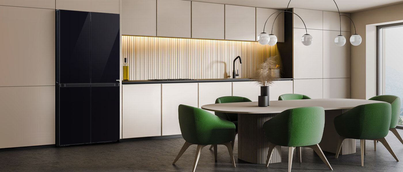 Lodówka Samsung Multidoor RF65A967622 wkomponowana w nowoczesną i elegancką przestrzeń kuchenną Lodówka Samsung Multidoor RF65A967622 wkomponowana w nowoczesną i elegancką przestrzeń kuchenną